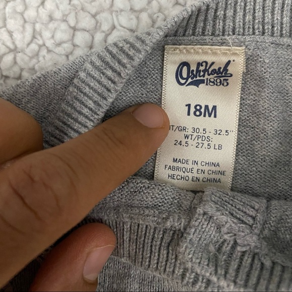 🥰5/$20🥰 EUC Baby Girl’s Sequin Button-Up Sweater in Grey, Oshkosh, 18 Months - Picture 3 of 4